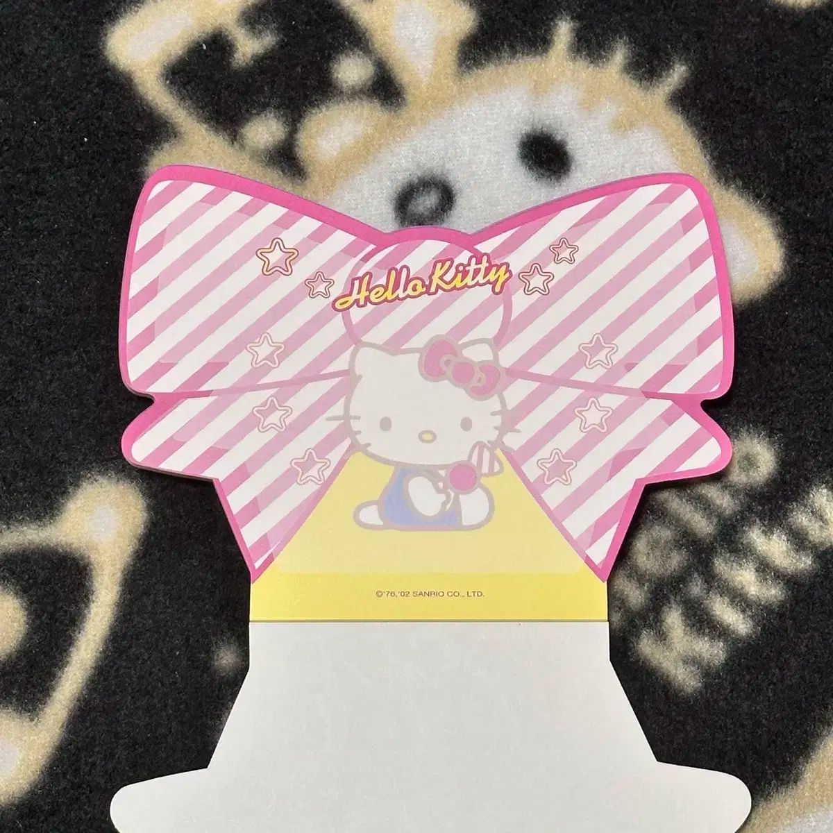 【未使用、未開封】　キティちゃん　リボン型　ダイカットメモ帳　2002 2002 古典 キティ リボン 型抜き メモ帳 ステッカー 含む