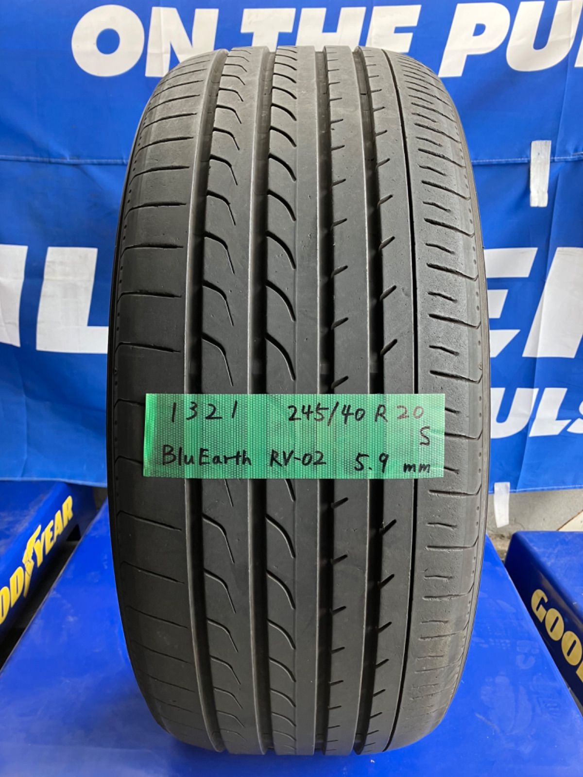 245/40R20 ヨコハマ ブルーアース RV-02 中古タイヤ1本 - メルカリ