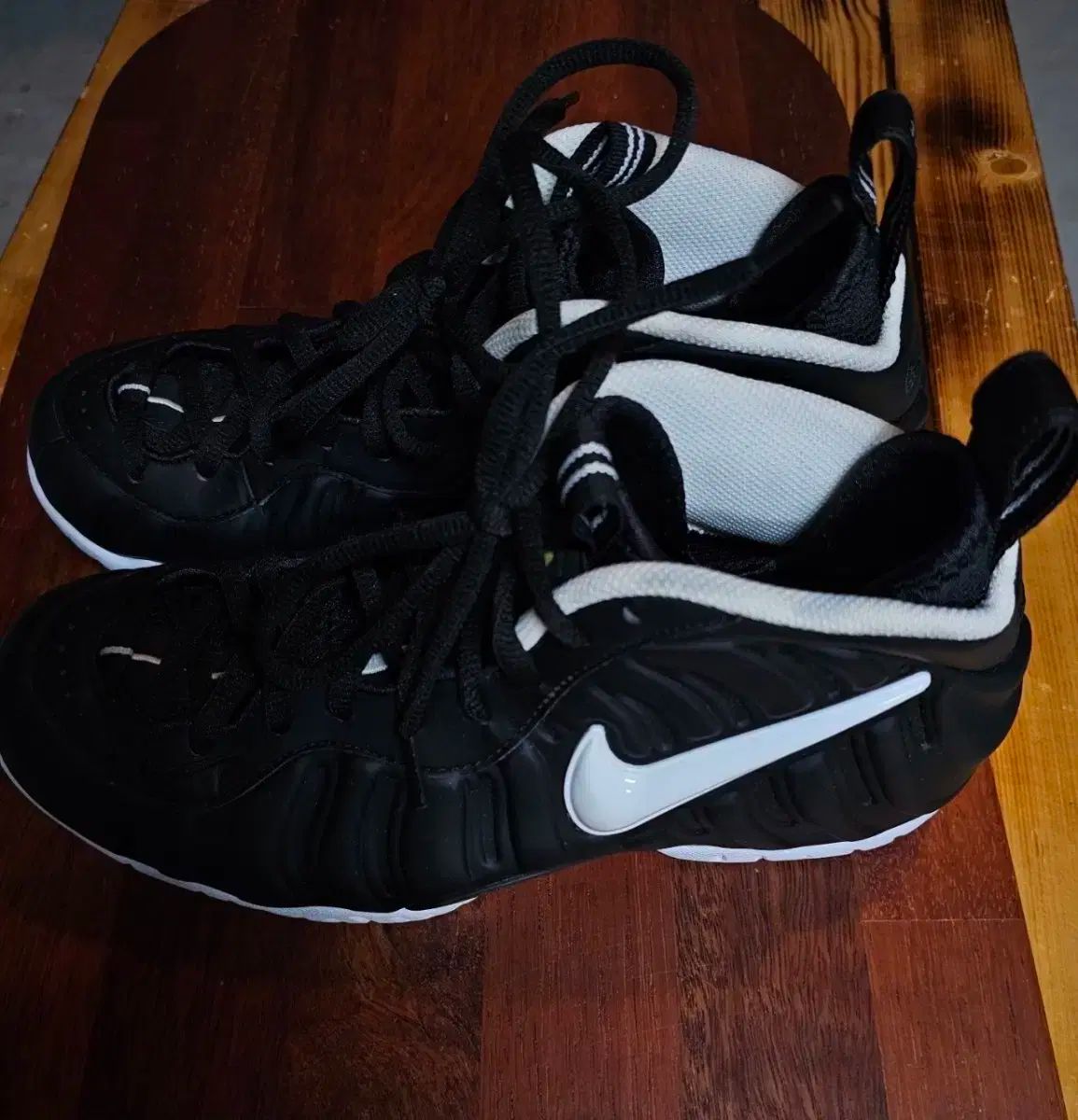 ナイキエアフォームポストスニーカー 270 かなりロードできる方 ＾＾