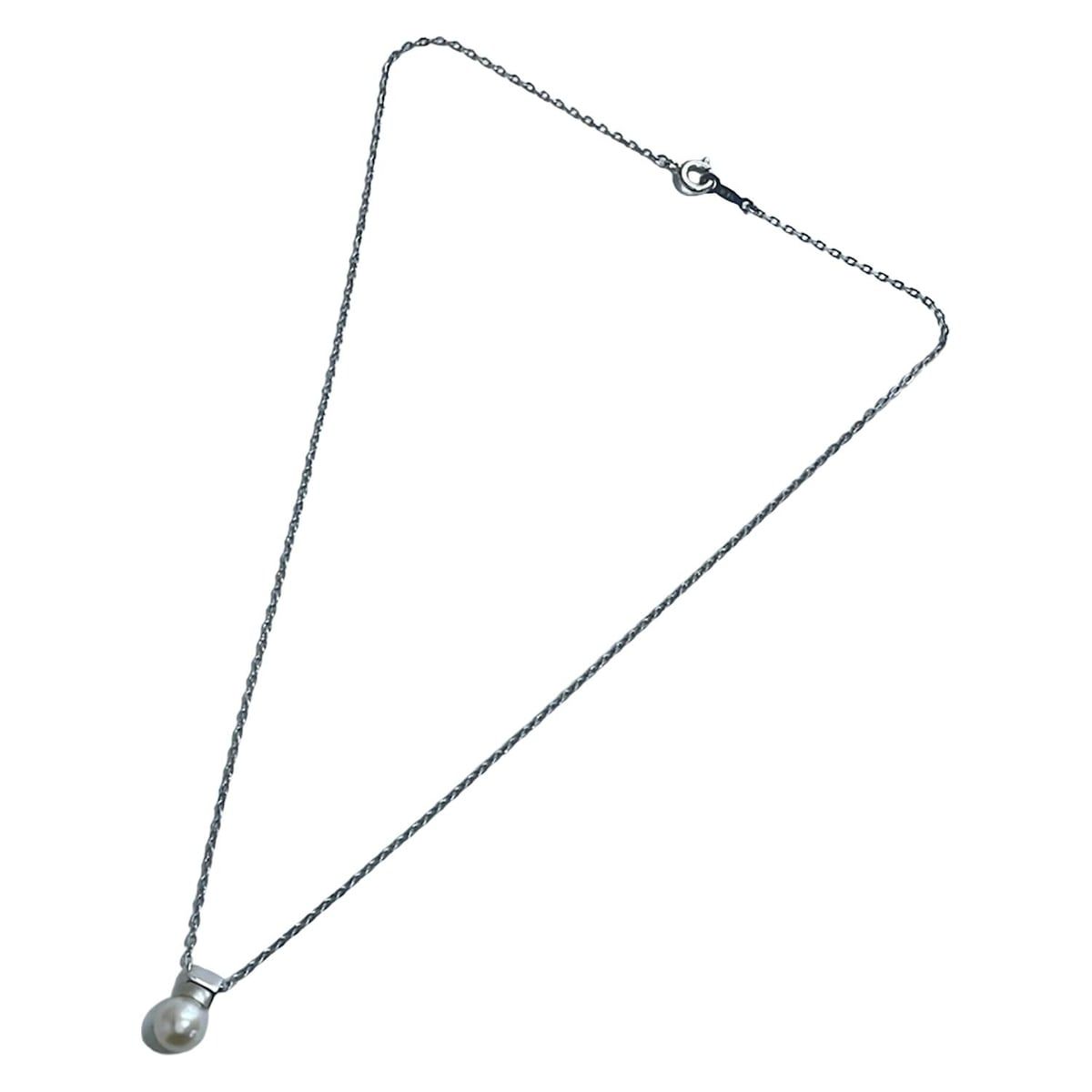 - シルバー×アイボリー