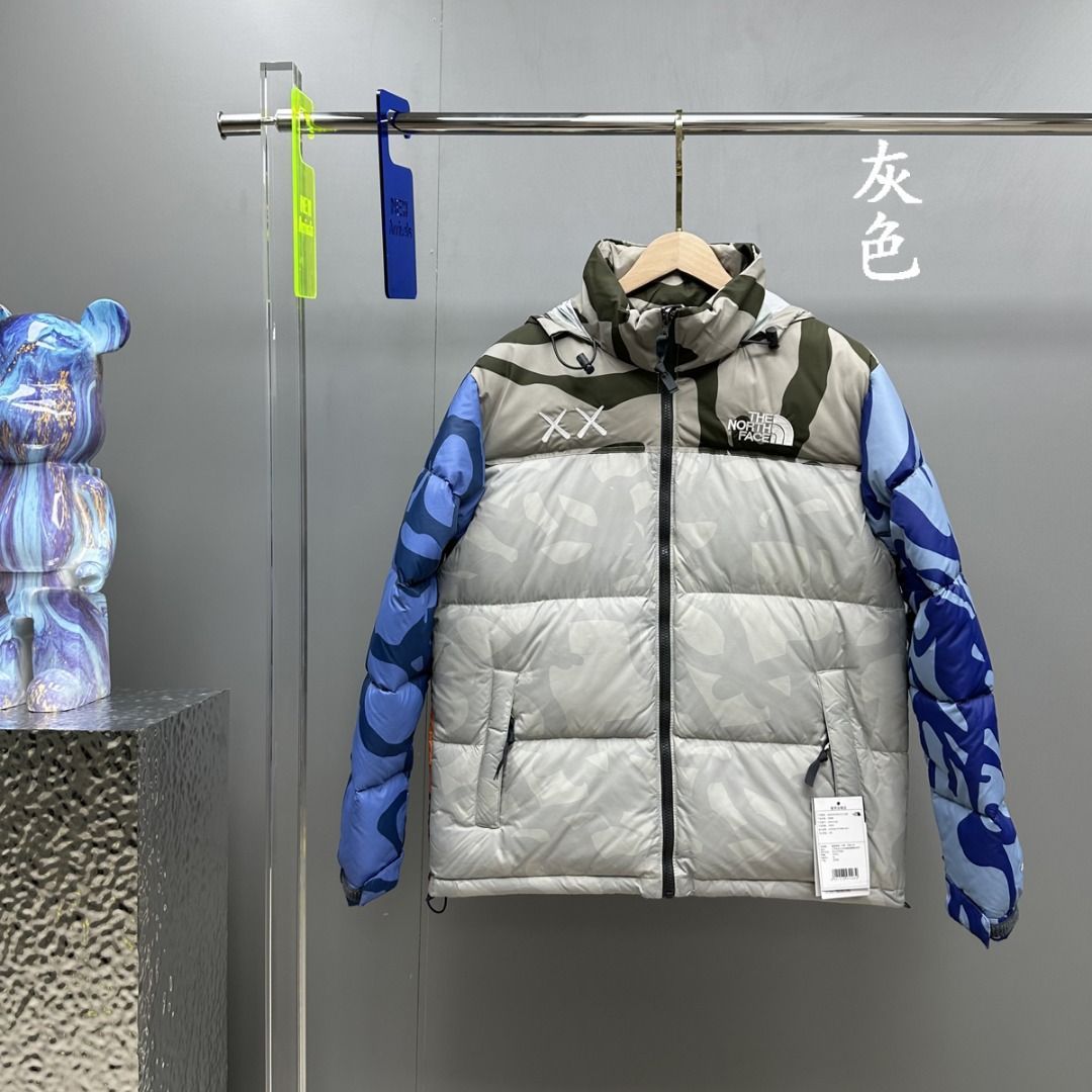 The North Face / ノースフェイス KAWSコラボ TNF XX KAWS RETRO 1996 NUPTSE JACKET クラシックコラボ  ダウンジャケット。 - メルカリ