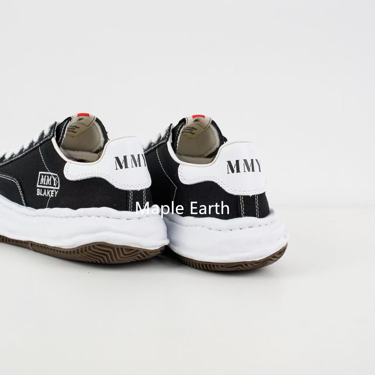 美品】Maison Mihara Yasuhiro BLAKEY スニーカー 44 黒 ミハラ 美品】Maison Mihara Yasuhiro BLAKEY スニーカー 44 黒 ミハラ