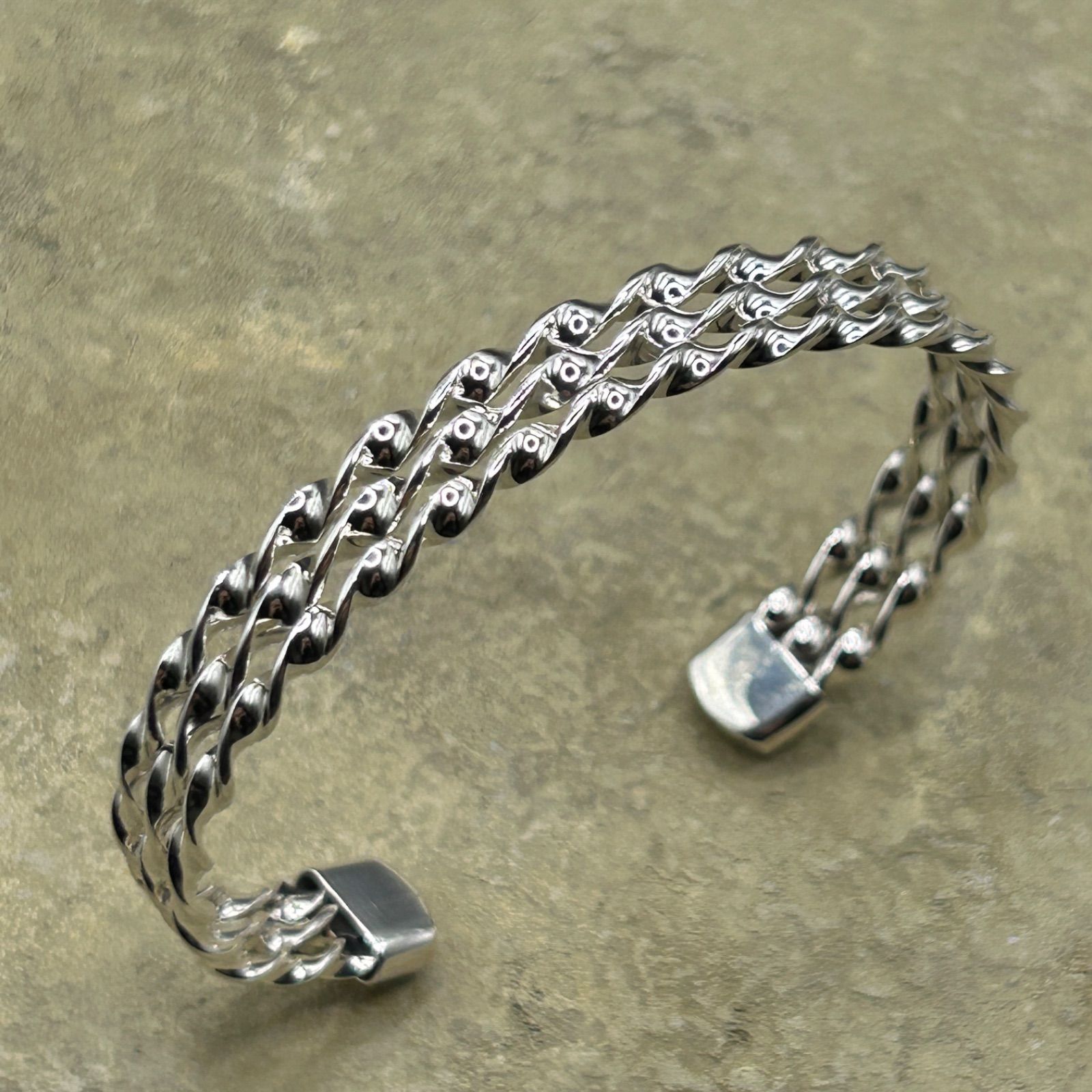 シルバー925 Sterling ツイストデザインバングル/軽研磨仕上げ