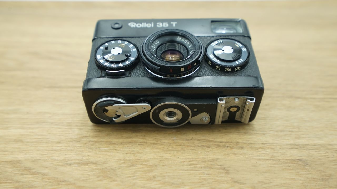 美品 ローライ Rollei 35 ブラック 露出計可動品 8223 良品 Rollei 35T 露出計OK ブラック シンガポール製 - メルカリ