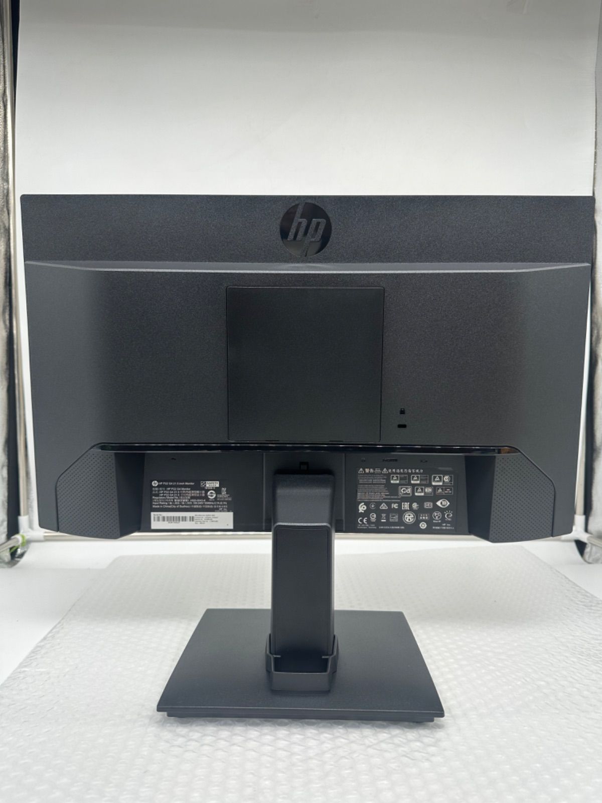 HP P22 G4 21.5インチ Full HD / 1080p / 1920 x 1080/HDMI/DP/VGA