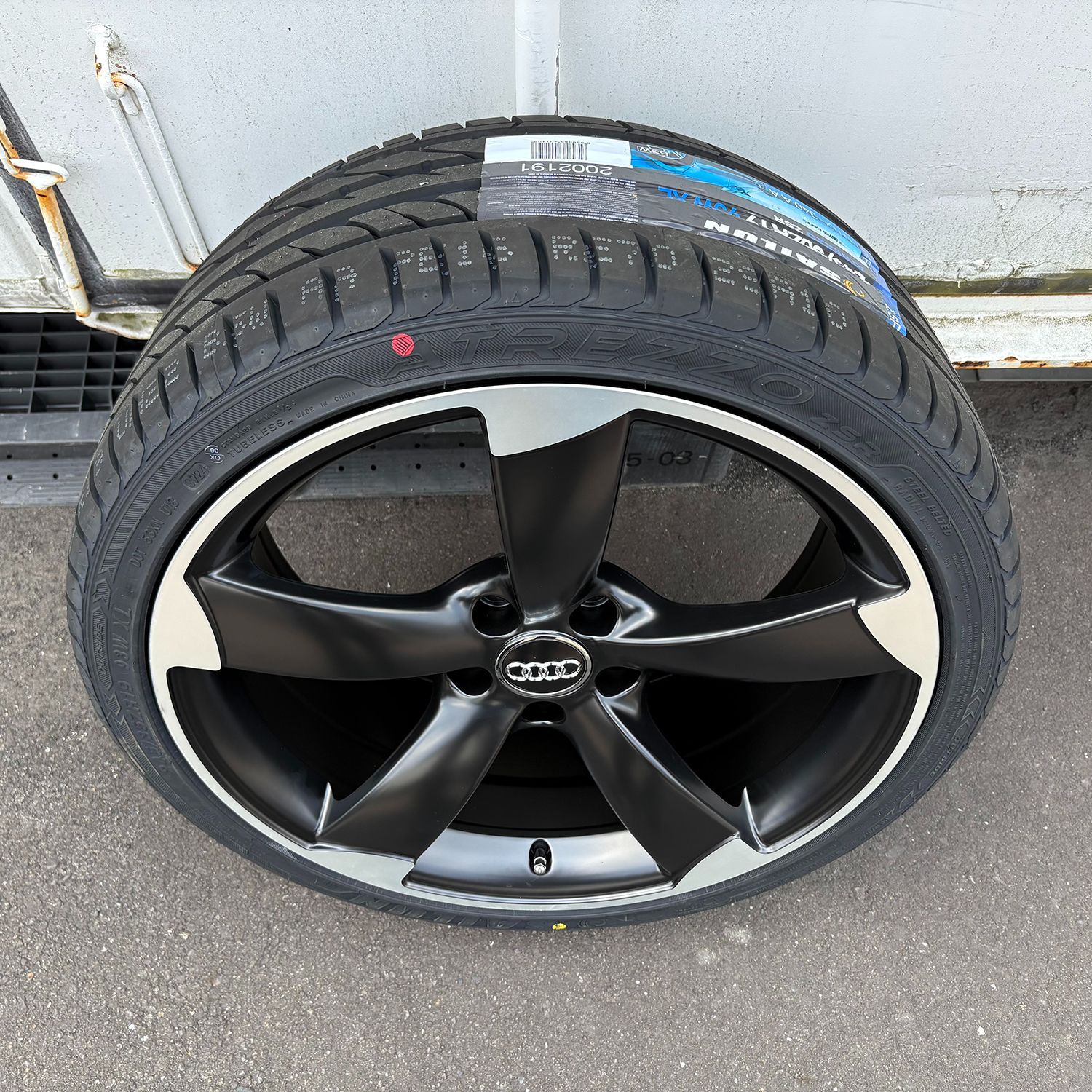 しげる　Audi 19インチ タイヤ付きホイール　NO.2 楽天市場】純正ボルト対応!! アウディ Audi A5(8T),A4,TT(8J) ,A6(4F