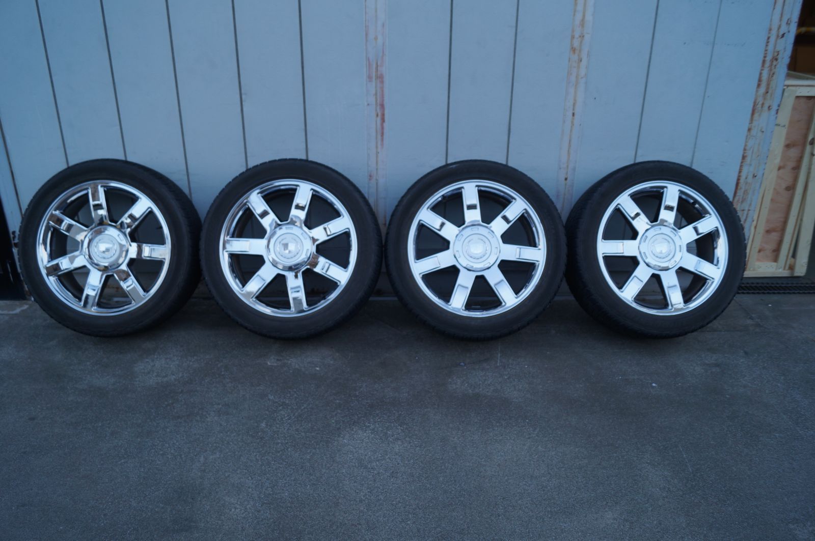 2007-2014 エスカレード クローム メッキ ホイール ２２インチ 4本 タイヤセット センターキャップ付き