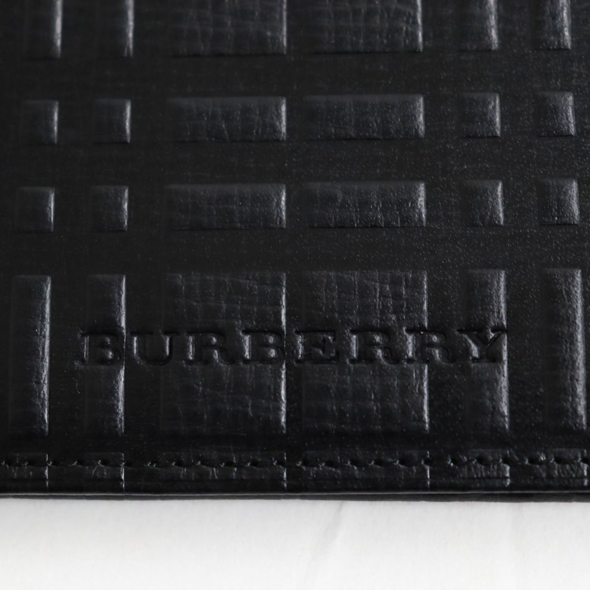 未使用級✨BURBERRY 二つ折り財布 本革 ノバチェック シルバーロゴ-