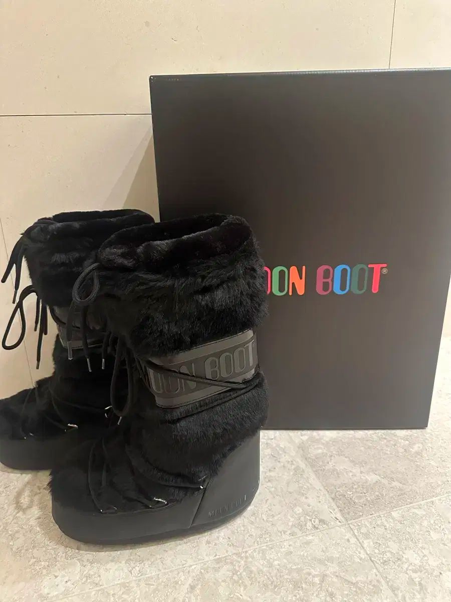 MOON BOOT ムーンブーツ 偽 ファー ブーツ 35 ー 38 付属品完備