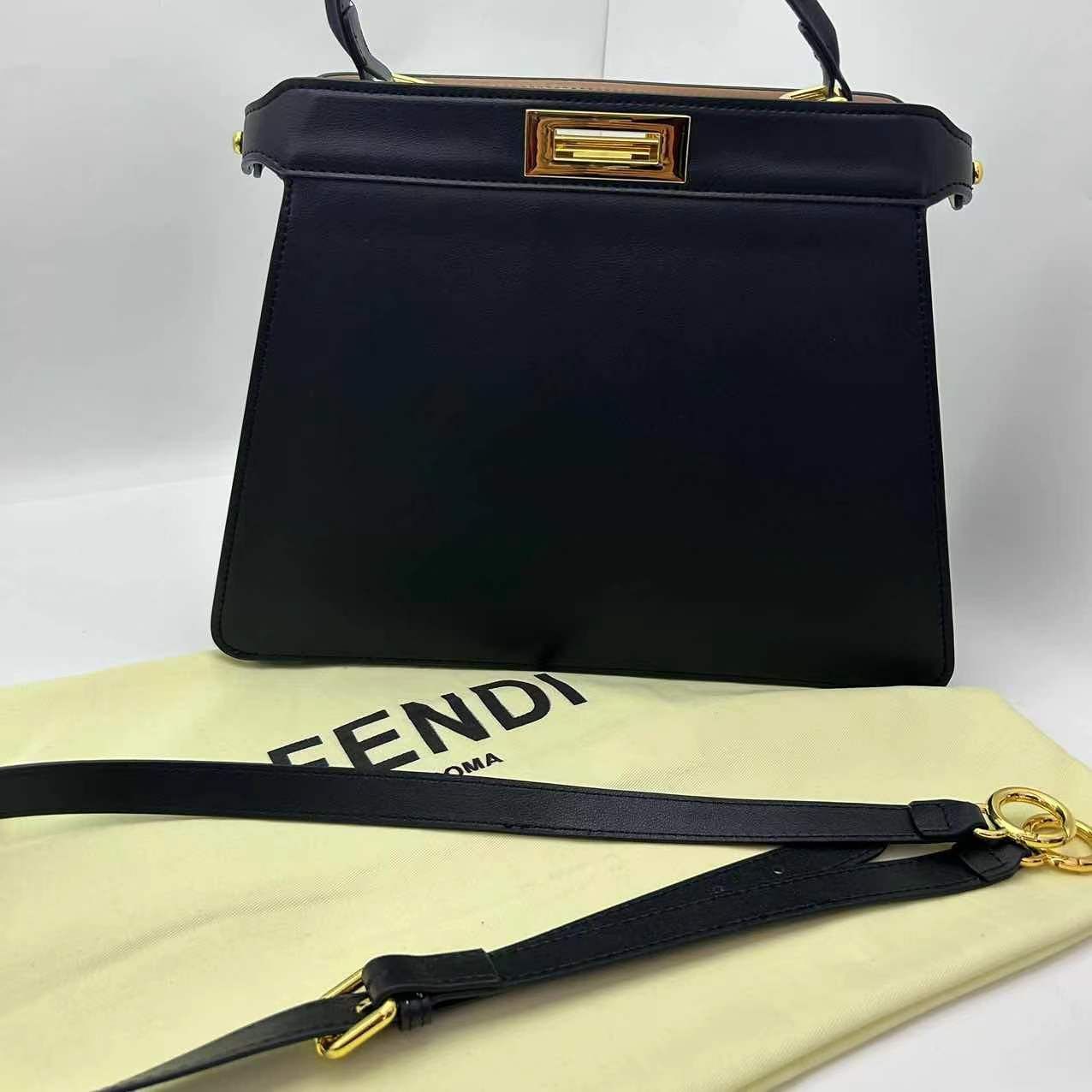 FENDI ピーカブー レギュラー 2WAY ショルダーバッグ