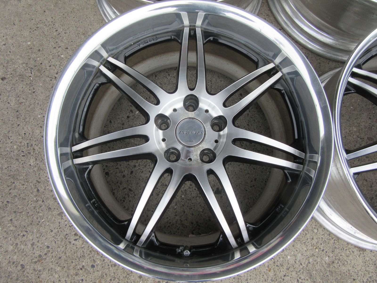 VARIANZA 19インチ