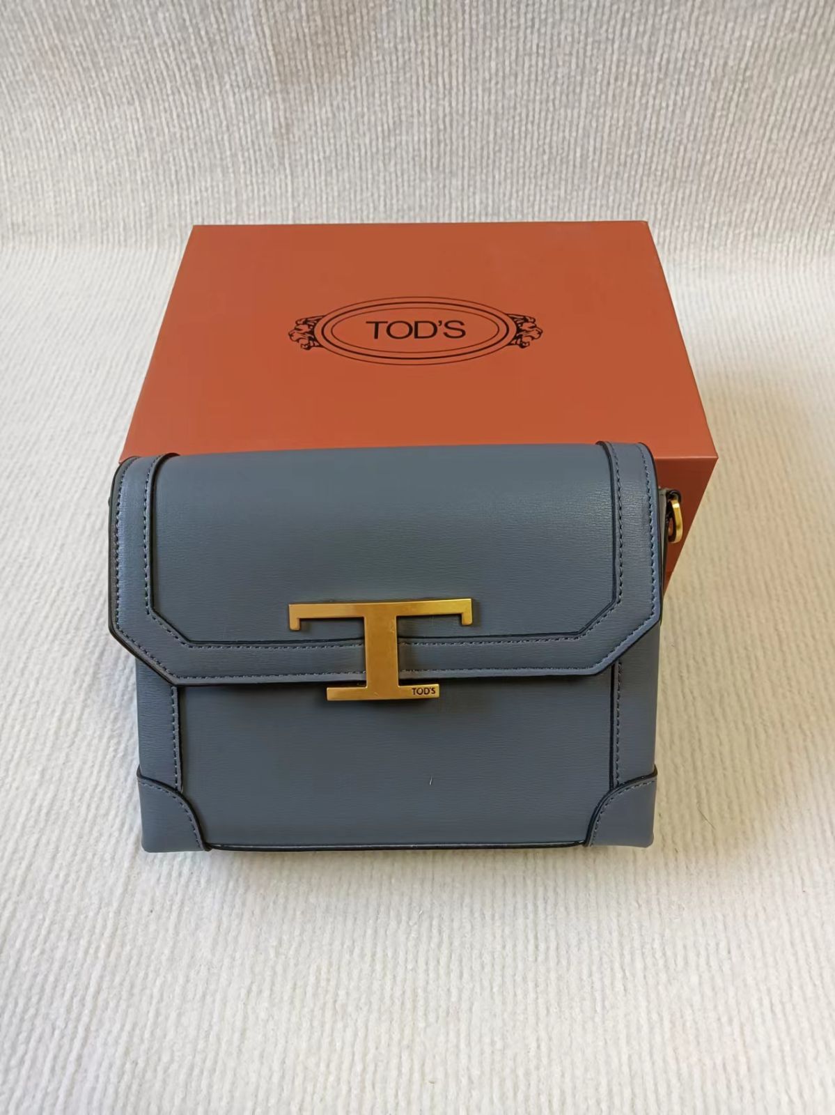 人気美品 TOD’S Tタイムレス ショルダーバッグ