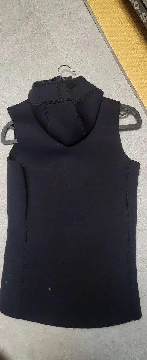 【全品送料無料】 AROPEC Aropec ウェットスーツ フード ベスト ネオプレン 人気アイテムが再入荷！