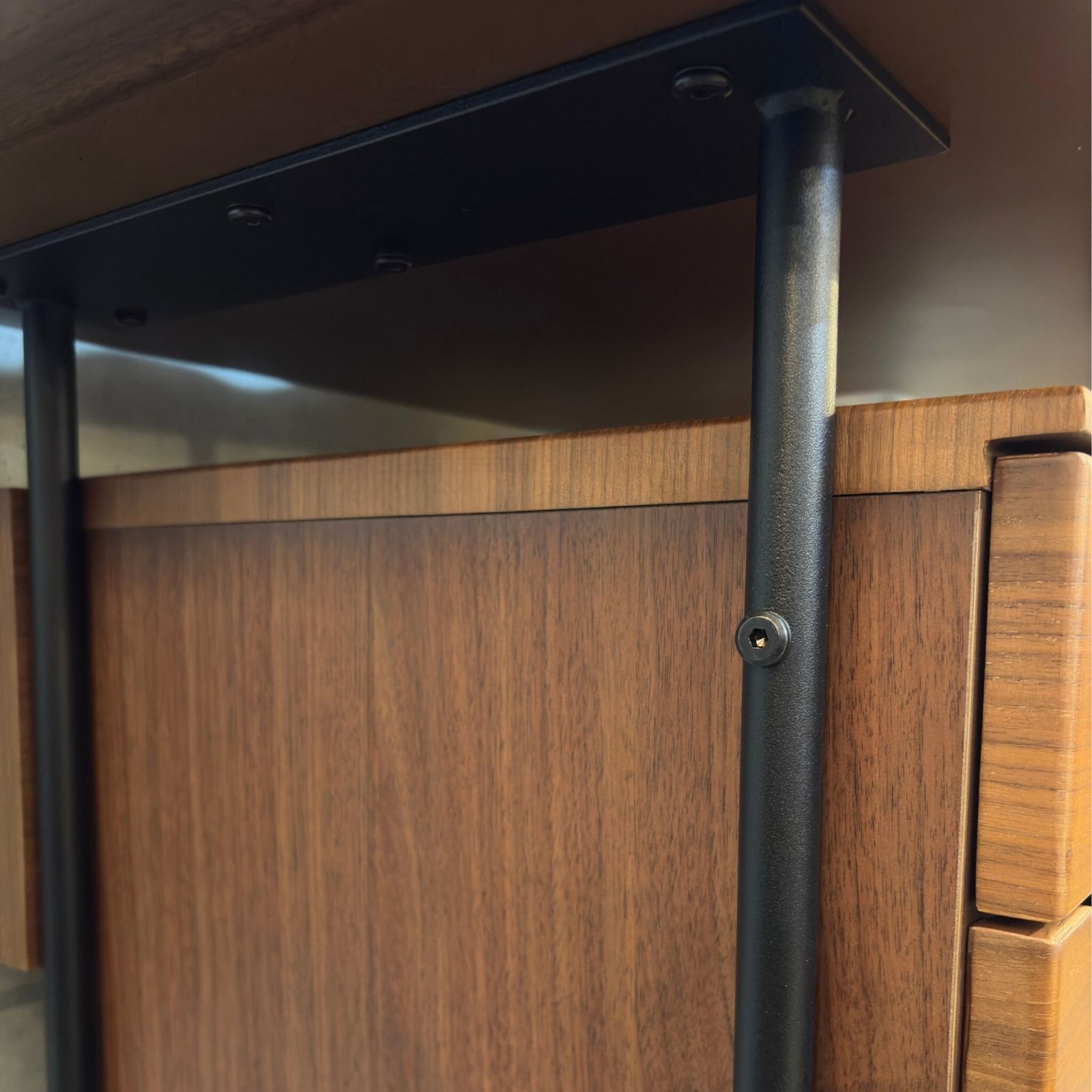 ウォールナット×ブラックアイアン