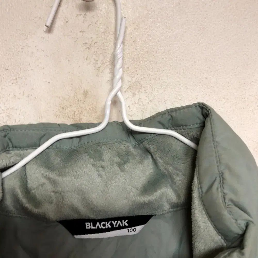 ✨美品✨BLACK YAK ブラック ヤク フードベスト ジャケット BLACK YAK(ブラックヤク) メンズ フード付きジャケット 100L