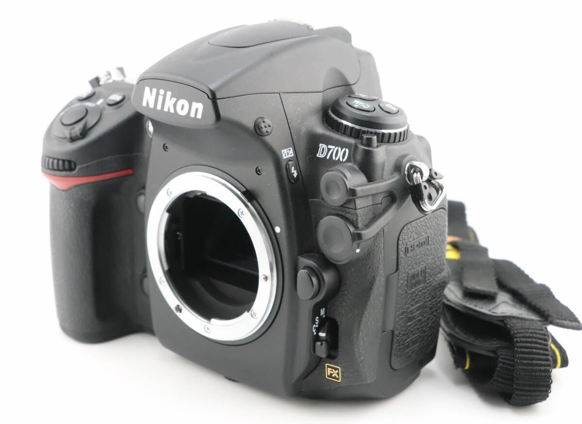 NIKON D700 ボディー 美品】 Nikon D700 ボディ ショット数6400 ニコン