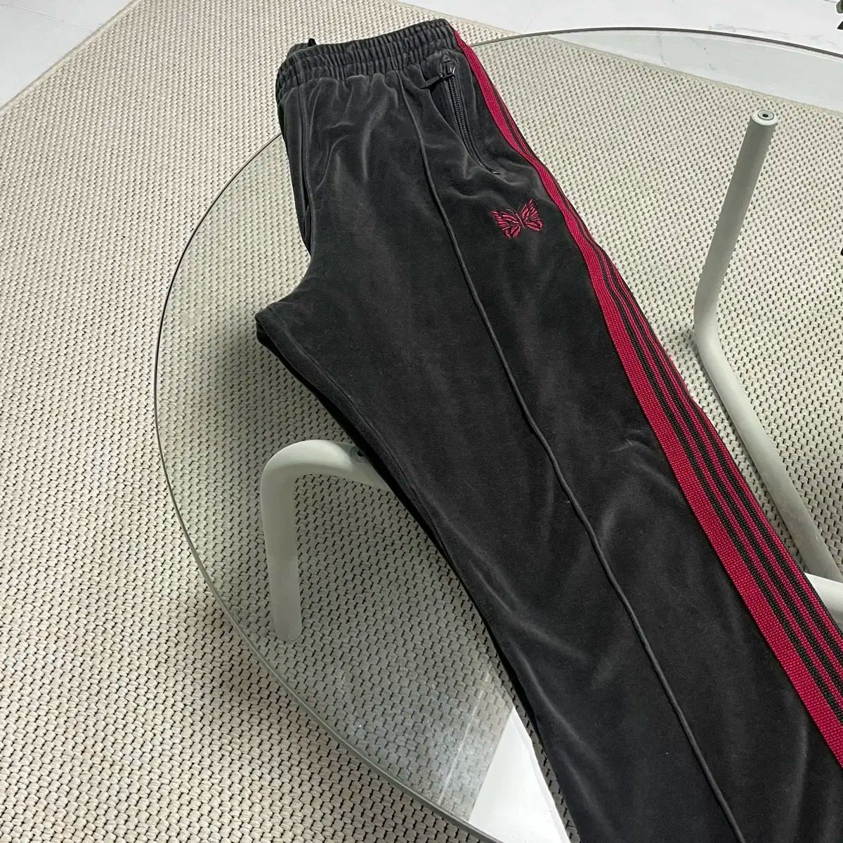 ニードルズ トラックパンツ ナローベルー チャコール xs