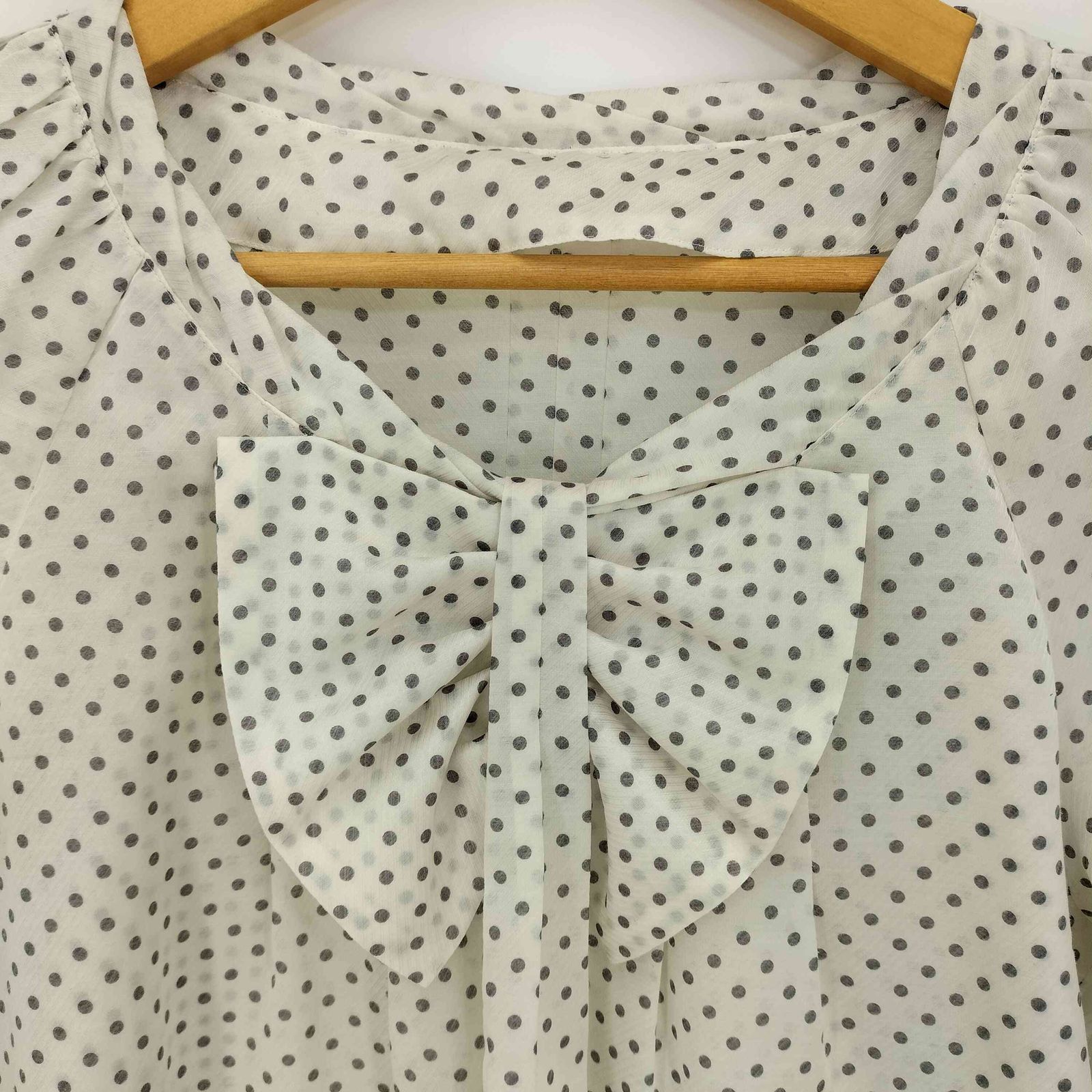 アルアバイル allureville フリル ネック ドット ブラウス