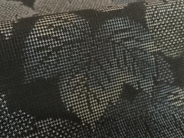 平和屋着物○本場大島紬 9マルキ 蔦の葉文 黒地 正絹 逸品 未使用