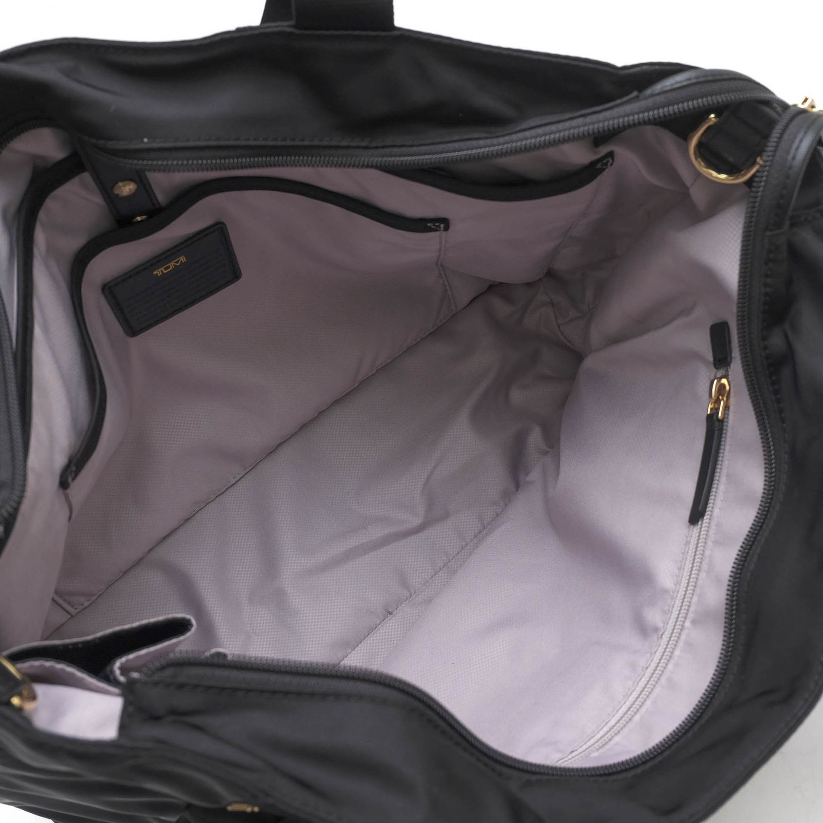 トゥミ TUMI バッグ トートバッグ 鞄 ハンドバッグ レディース 女性 女性用 ナイロン レザー 革 本革 ブラック 黒 196310D VOYAGEUR Mauren tote 肩掛け ワンショルダーバッグ DECORATOM_COM_BR