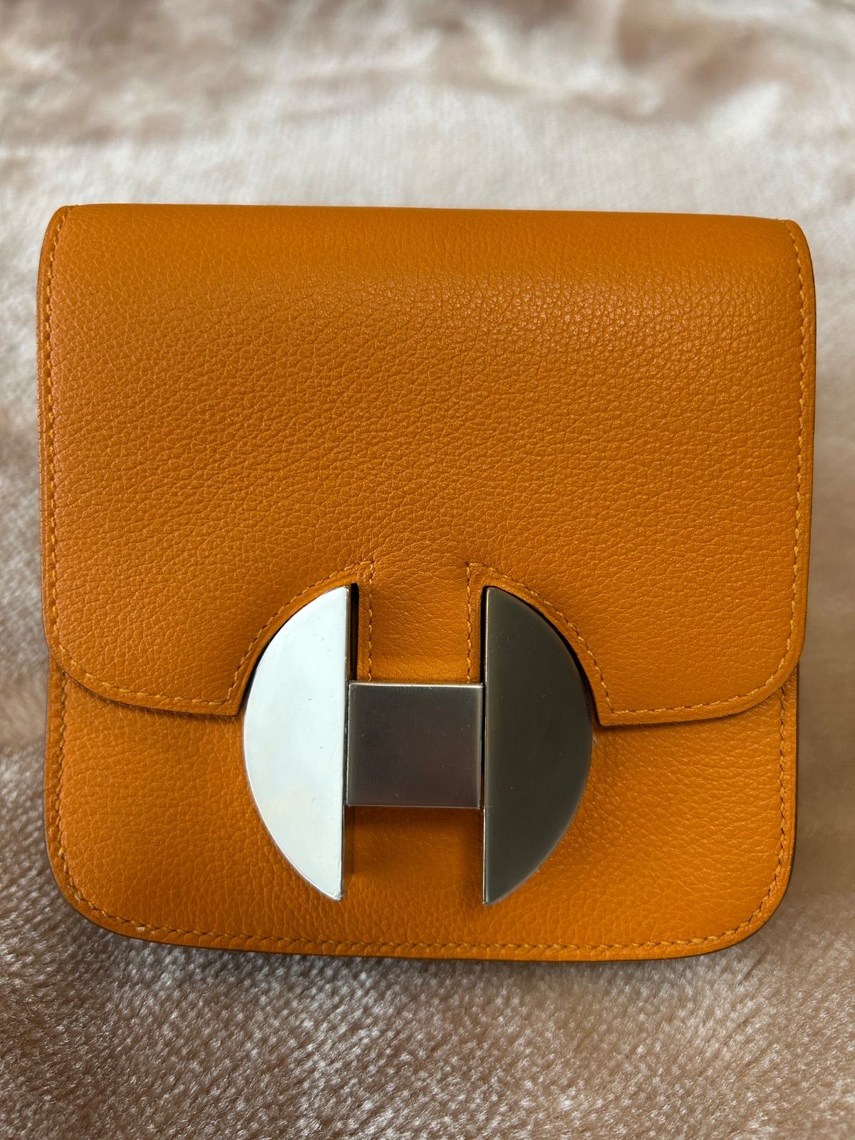 HERMESエルメス2002WALLET2002ウォレットコンパクトウォレットコンパクト財布ウエストポーチコインケース付き財布小銭入れ有さいふサイフシンプルウォレットスマートウォレットベルトバッグフラップブラウン茶色オレンジC2018年製造レザー12×12×3