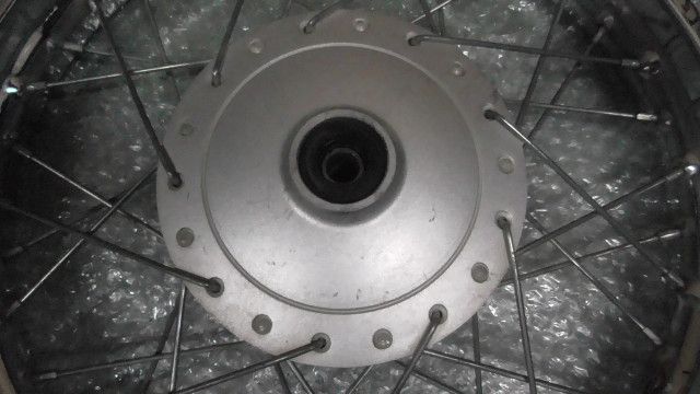 カブ50 プロ AA04-3026xxx の フロントホイール M12 1758763575