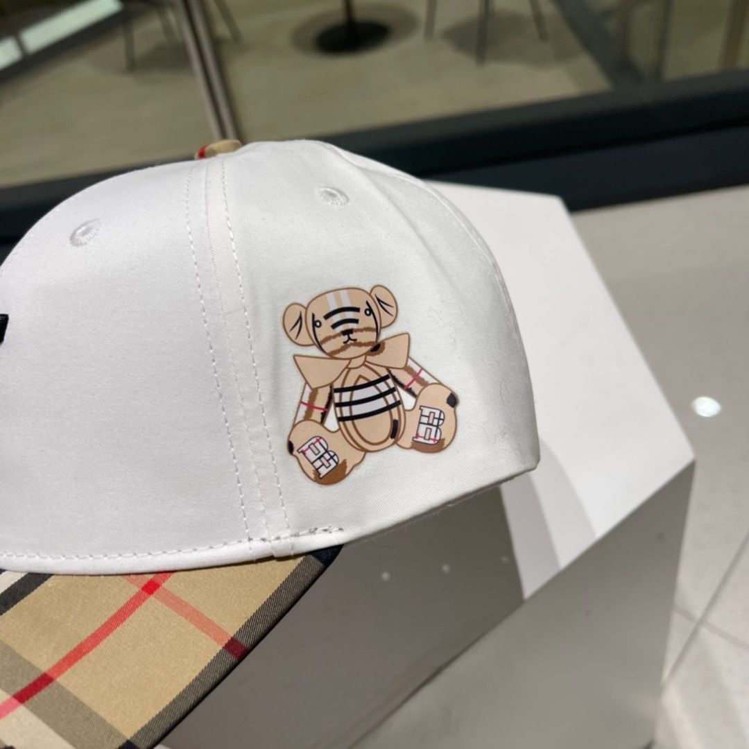 BURBERRY バーバリー 刺繍ジップアップパーカー ベージュ×ゴールド S 今日特価】Burberry 2023 秋冬 刺繍 ベースボールキャップ-2