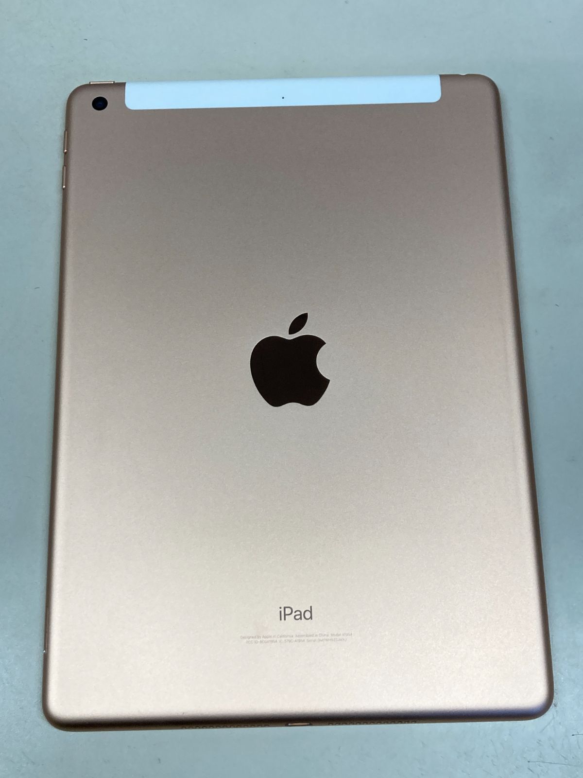 新品同様品 電池100% SIMフリーapple iPad (第6世代) 32GB