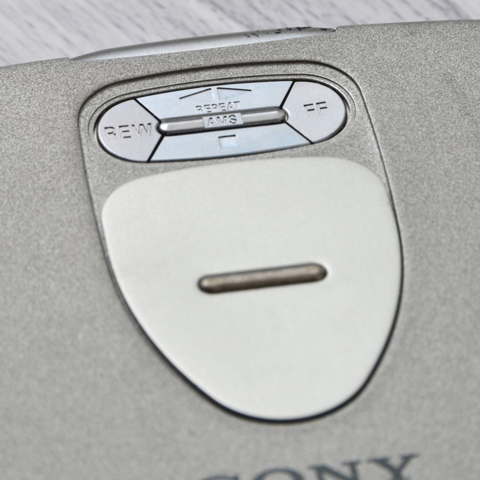 SONY WALKMAN WM-2 カセットウォークマン シルバー 整備済 美品! SONY WALKMAN WM-2 カセットウォークマン 銀 修理・整備済