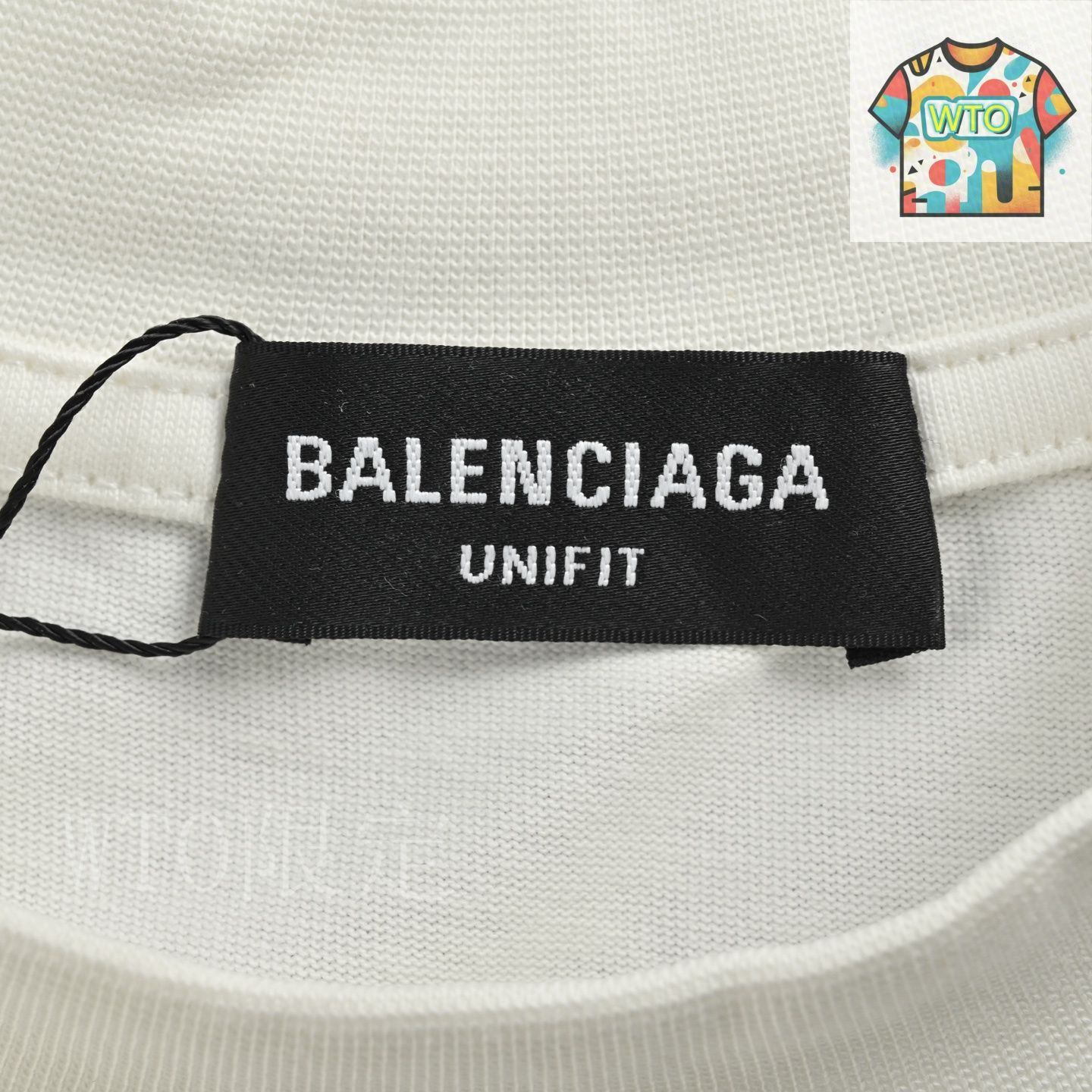⭐︎破格⭐︎BALENCIAGA 小文字ロゴプリントTシャツ 今日特価】Balenciaga 24ss グラフィティ小文字プリント半袖 T