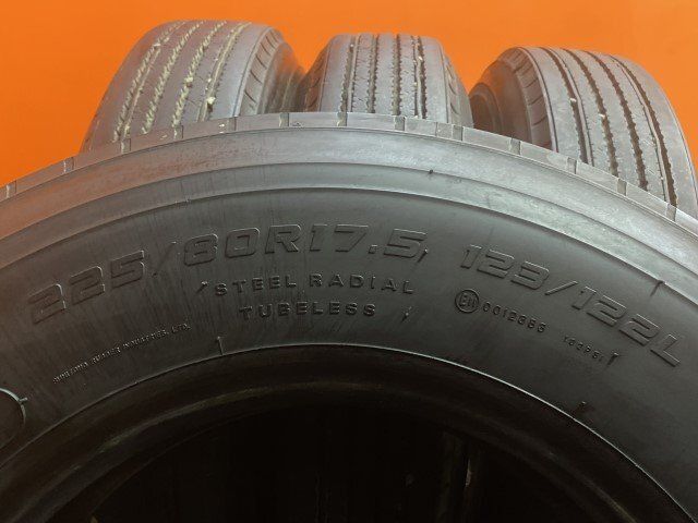 札幌発 引取OK DUNLOP SP 330K 225/80R17.5 123/122L 17.5インチ  