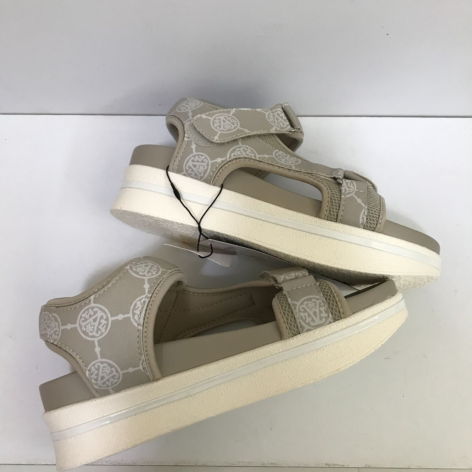 【新品】Anne Coauine 幅が調整できるストラップサンダル　ベージュ　S 新品】Anne Coauine 幅が調整できるストラップサンダル ベージュ