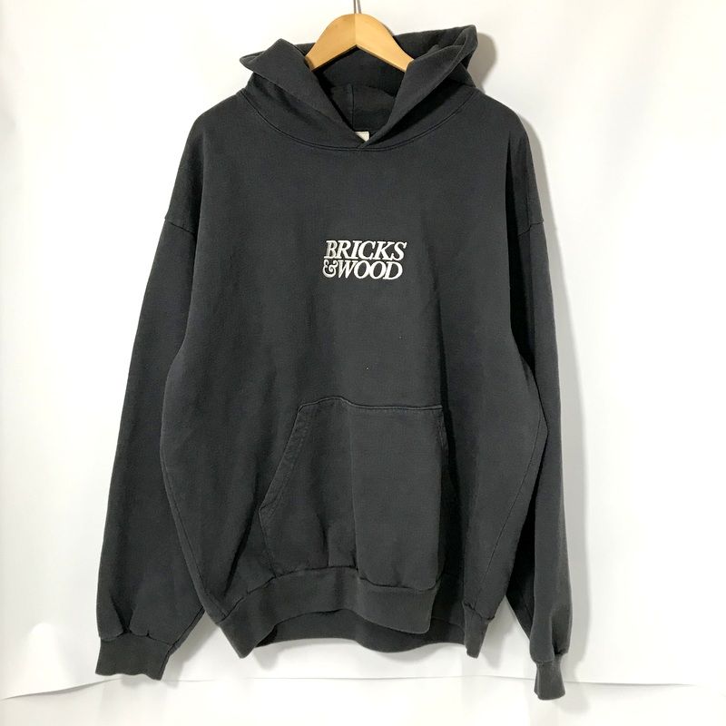 Bricks＆Wood パーカー LOGO HOODIE フーディー 刺繍 古着 XLサイズ チャコールグレー ブリックスアンドウッド トップス A12467