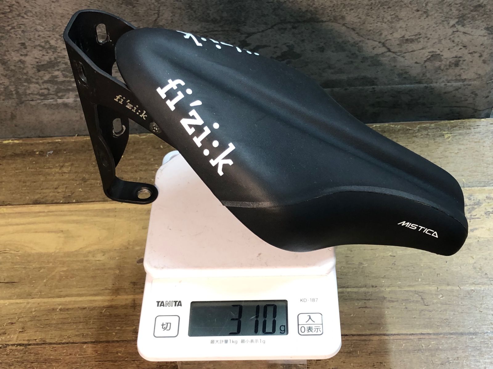 IX469 フィジーク fizik ミスティカ MISTICA サドル 黒 Regular