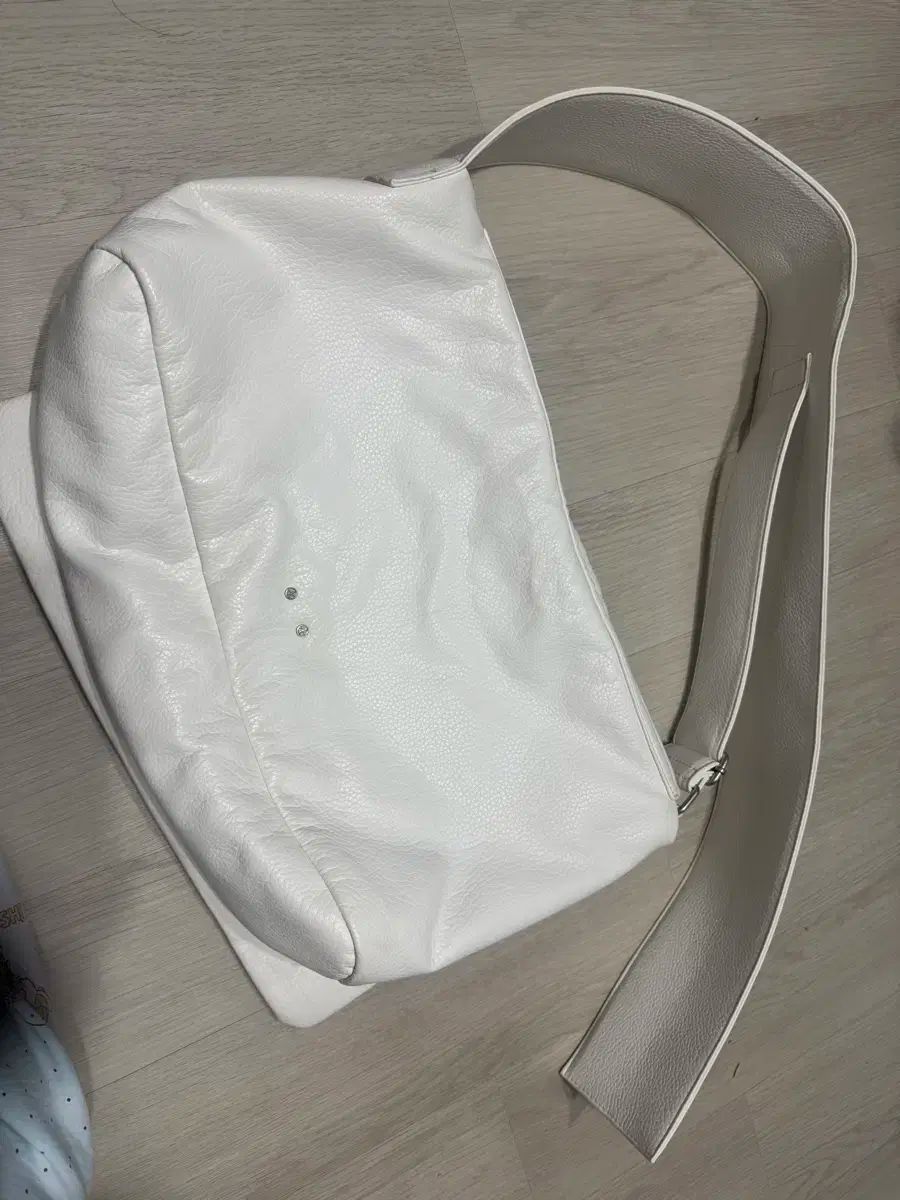 メッセンジャーバッグ ショルダーバッグ