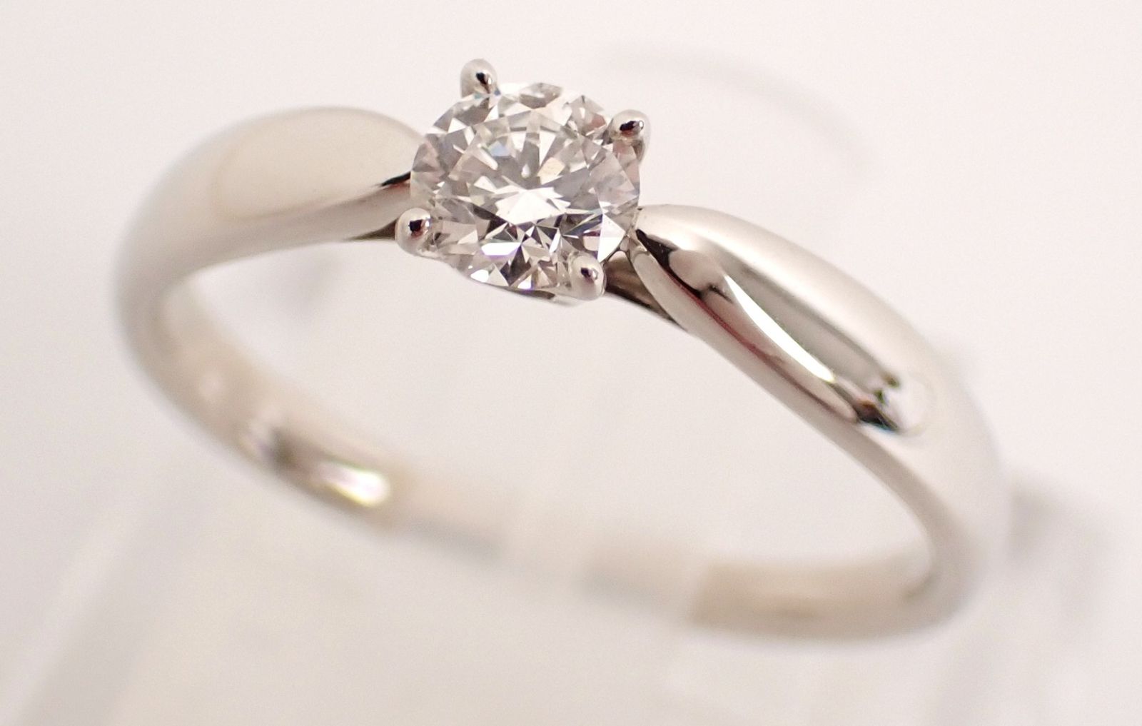 美品 TIFFANY&Co.(ティファニー) プラチナ950 ソリティア ダイヤリング  