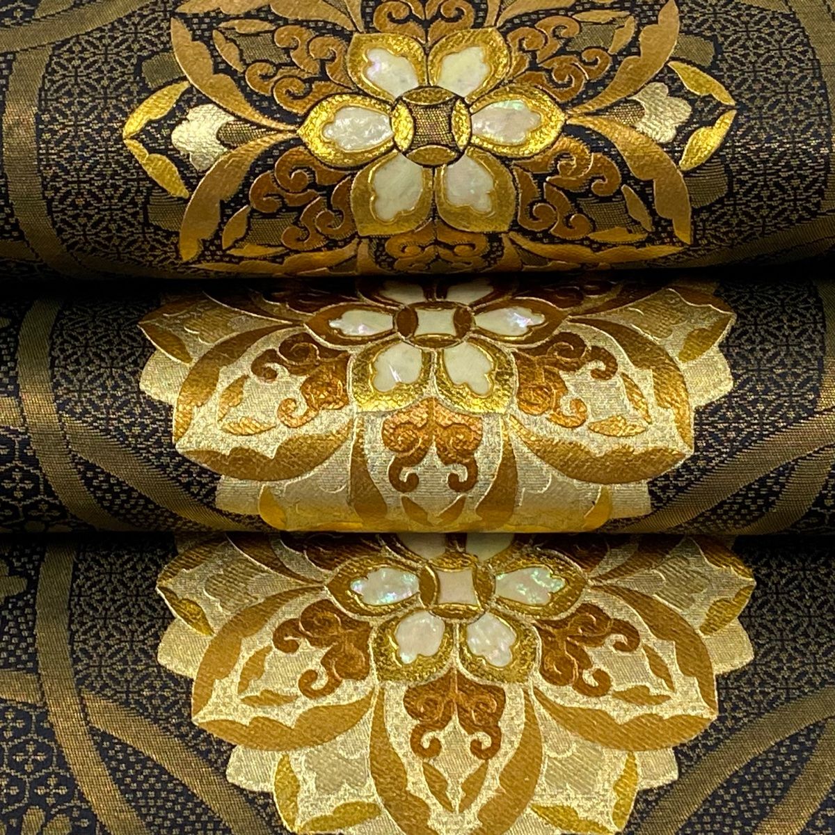 バイセル 着物 名品 袋帯 金色 献上正倉更紗紋 浮かし螺鈿 華文 草花 