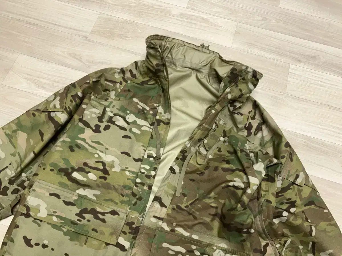 マルチカム GORE TEX₍ゴアテックス パーカー