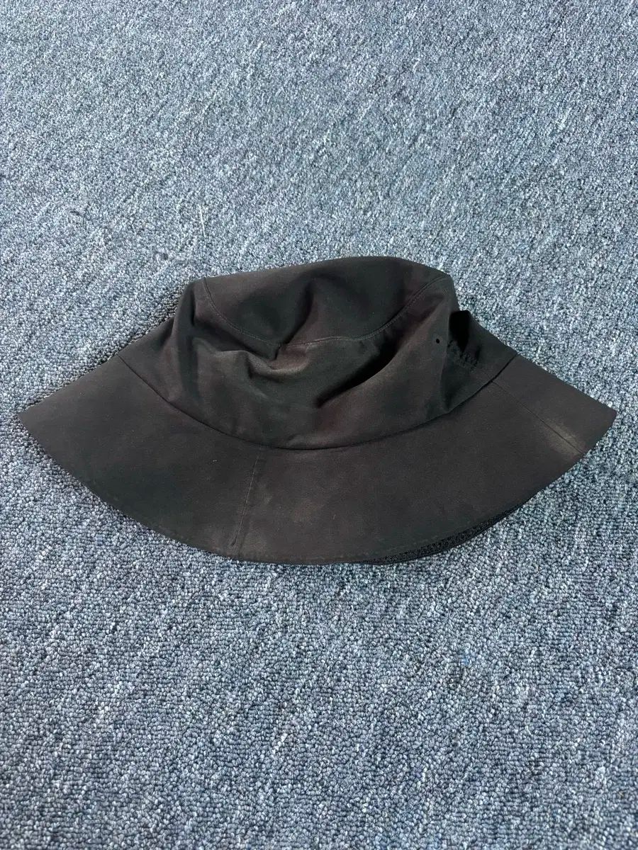 L ／ XL ARC'TERYX(アークテリクス) シン・ソロ タグ付き新品ARC'TERYX