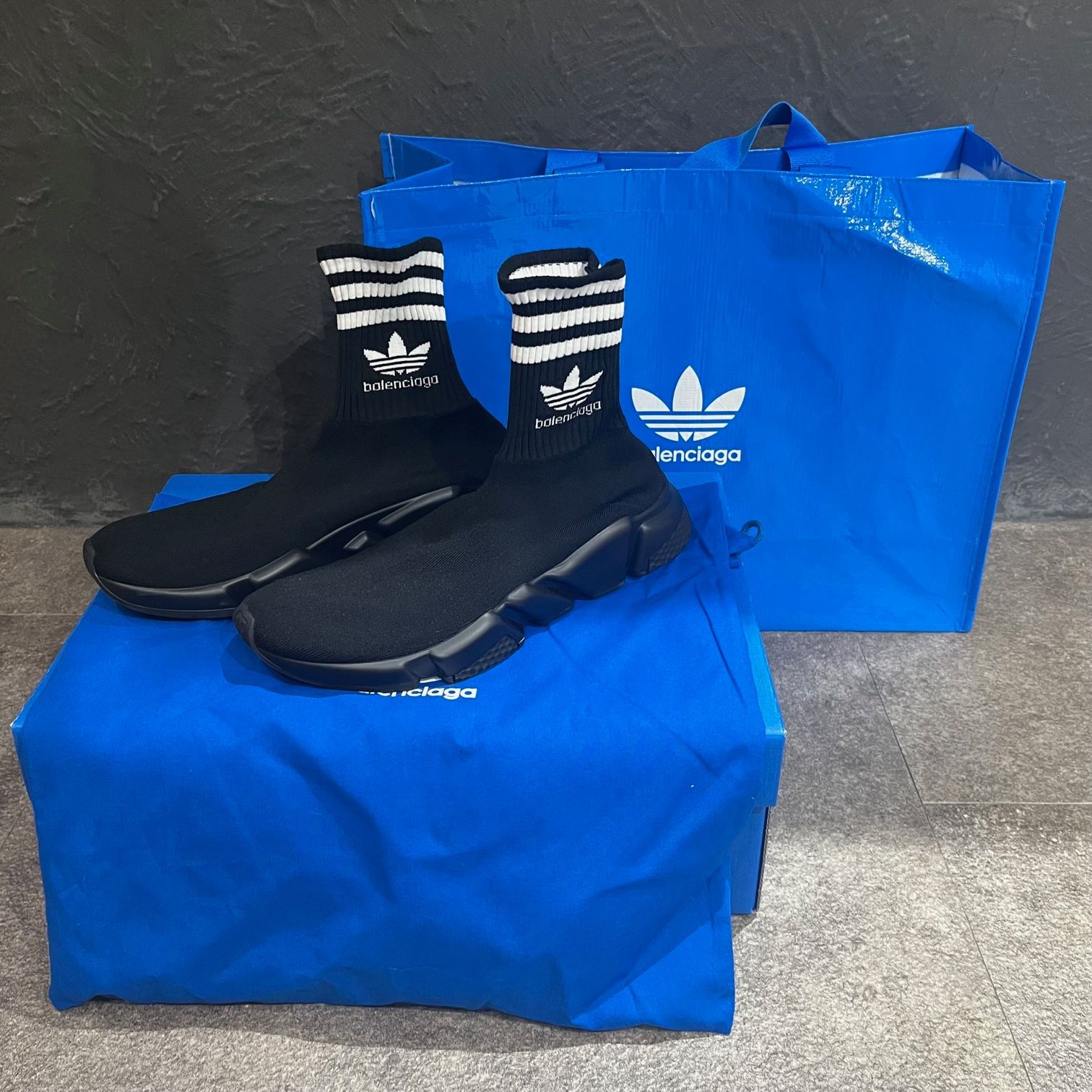 新品 BALENCIAGA × adidas 2023SS SPEED TRAINER アディダス スピードトレーナー バレンシアガ コラボ  717591 41 59434A - メルカリ