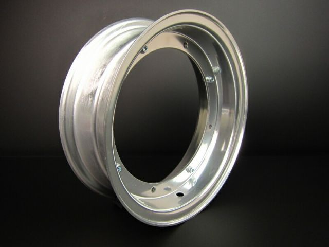 ダックス　4本ハブ　ホイール付き　ドラム付き ダックス 4本ハブ ホイール付き ドラム付き