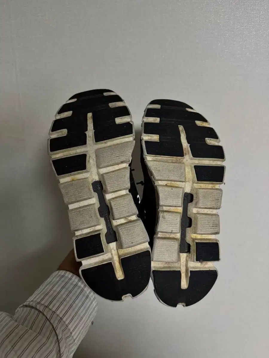 ランニングシューズ