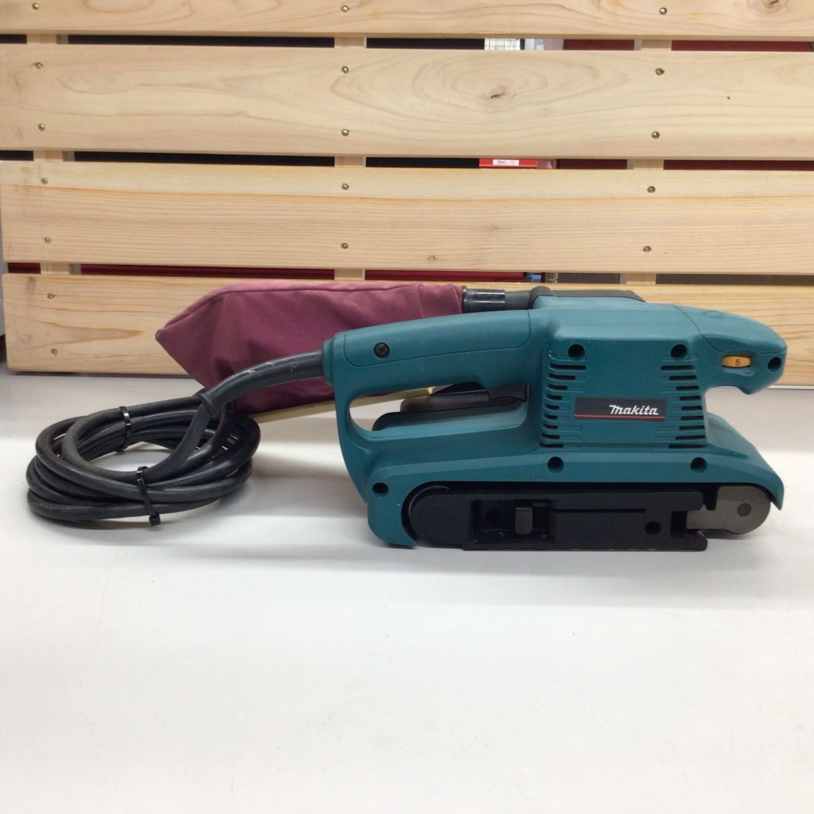 マキタ ベルトサンダ 76mm 9911 マキタ(Makita) ベルトサンダ 吸塵装置