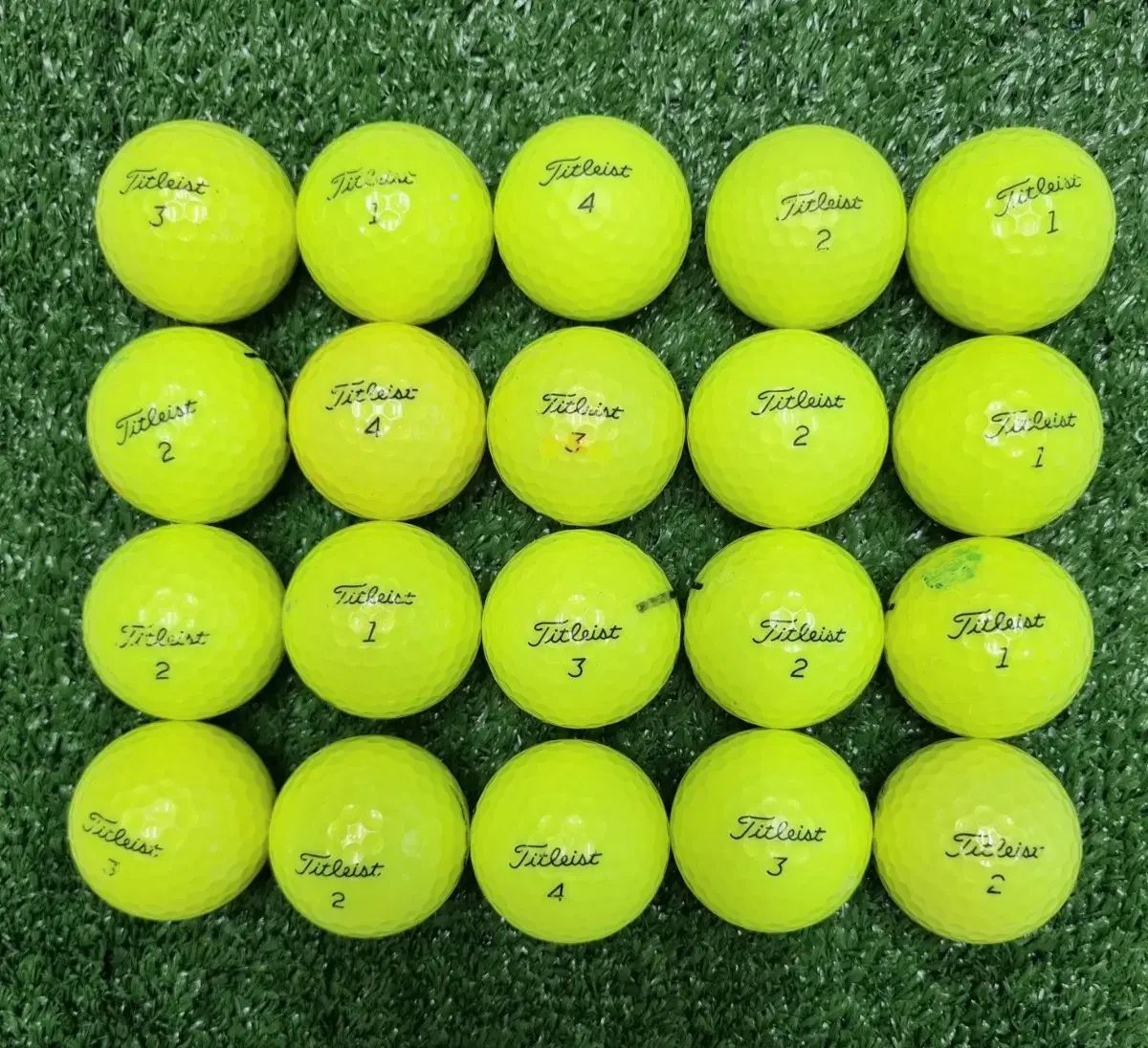 Titleist タイトリスト 3 平和 蛍光 A | レベル 20 犬 ゴルフボール ロストボール