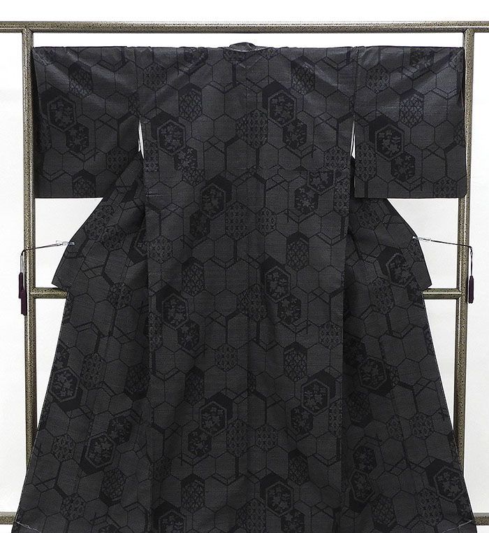 紬 未着用 正絹 亀甲草花模様 身丈163.5cm 裄丈70cm ゆったりサイズ 新古品 着物 カジュアル d4031