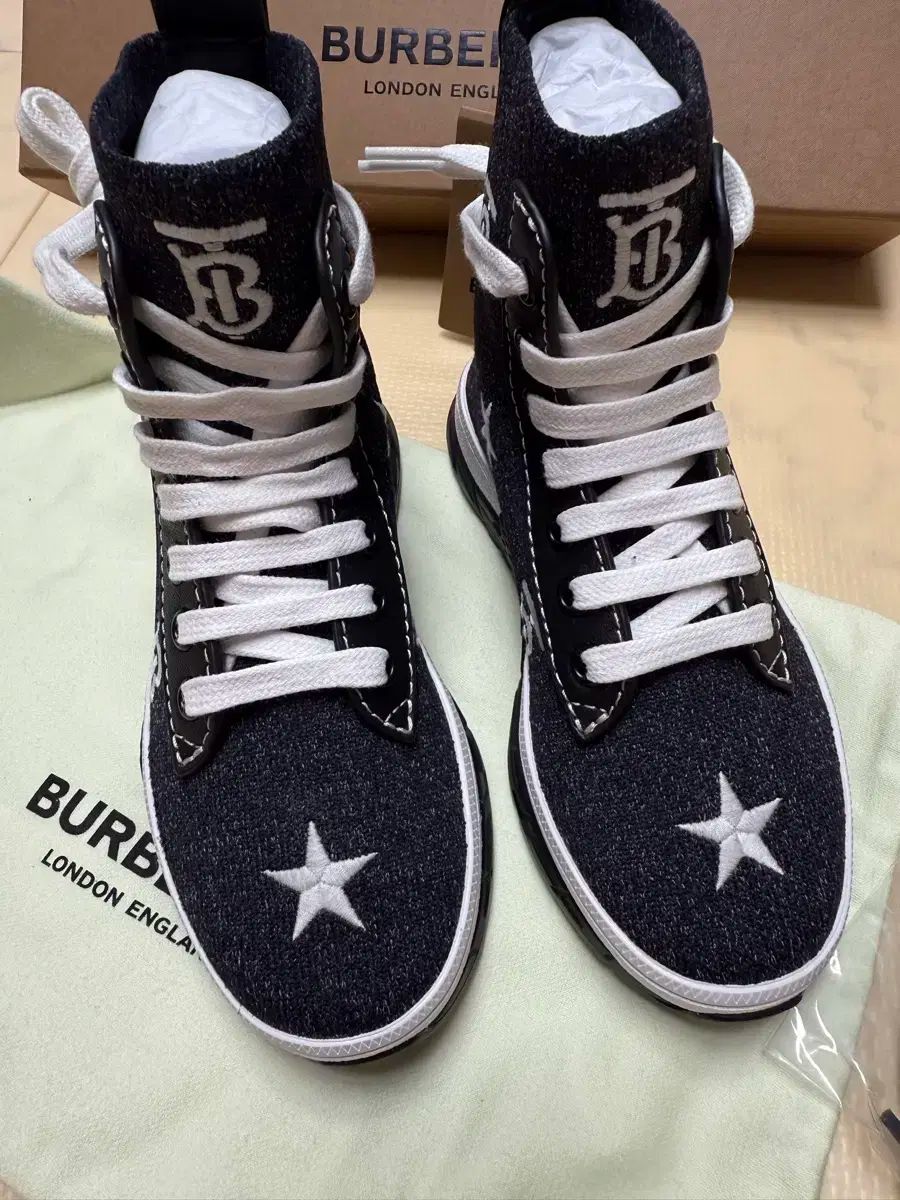 Burberry Kids(バーバリーキッズ) デニム 靴下 スニーカー 27