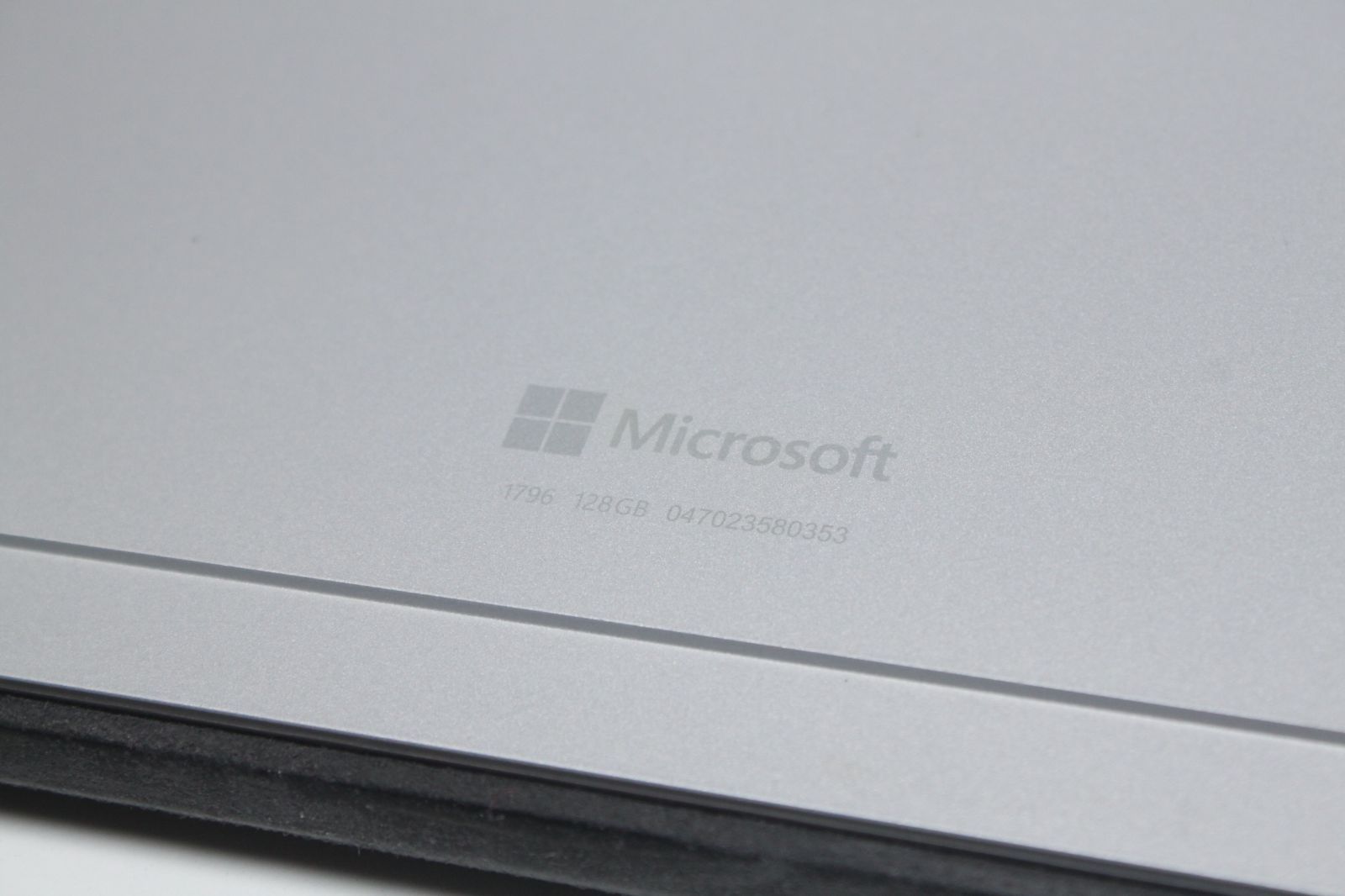 Surface 最新 Pro（第5世代）intel Core m3/128GB/メモリ4GB ⑤