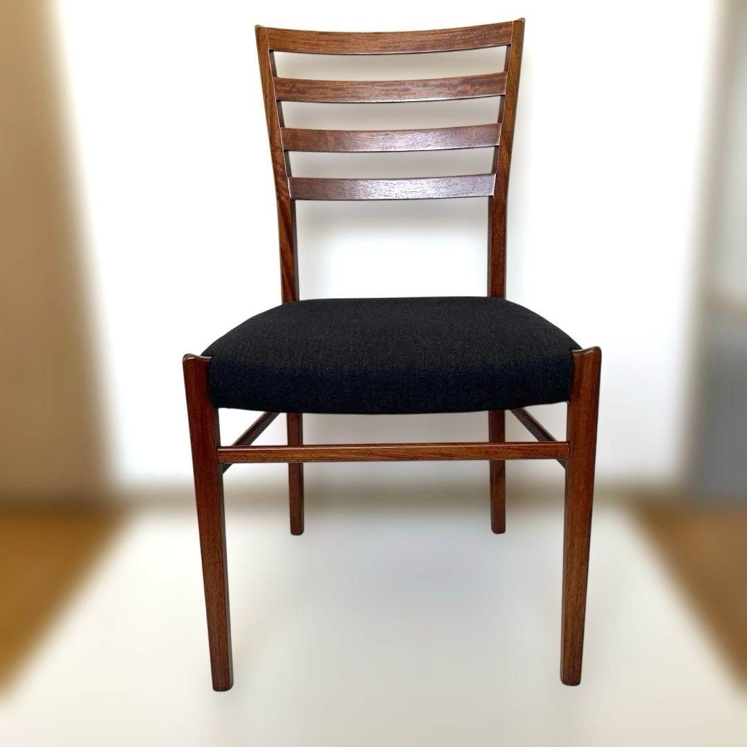カリモク 食堂椅子ダイニングチェア ウォールナット無垢 座面布張りファブリック カリモク 食堂椅子ダイニングチェア ウォールナット無垢 座面布張り