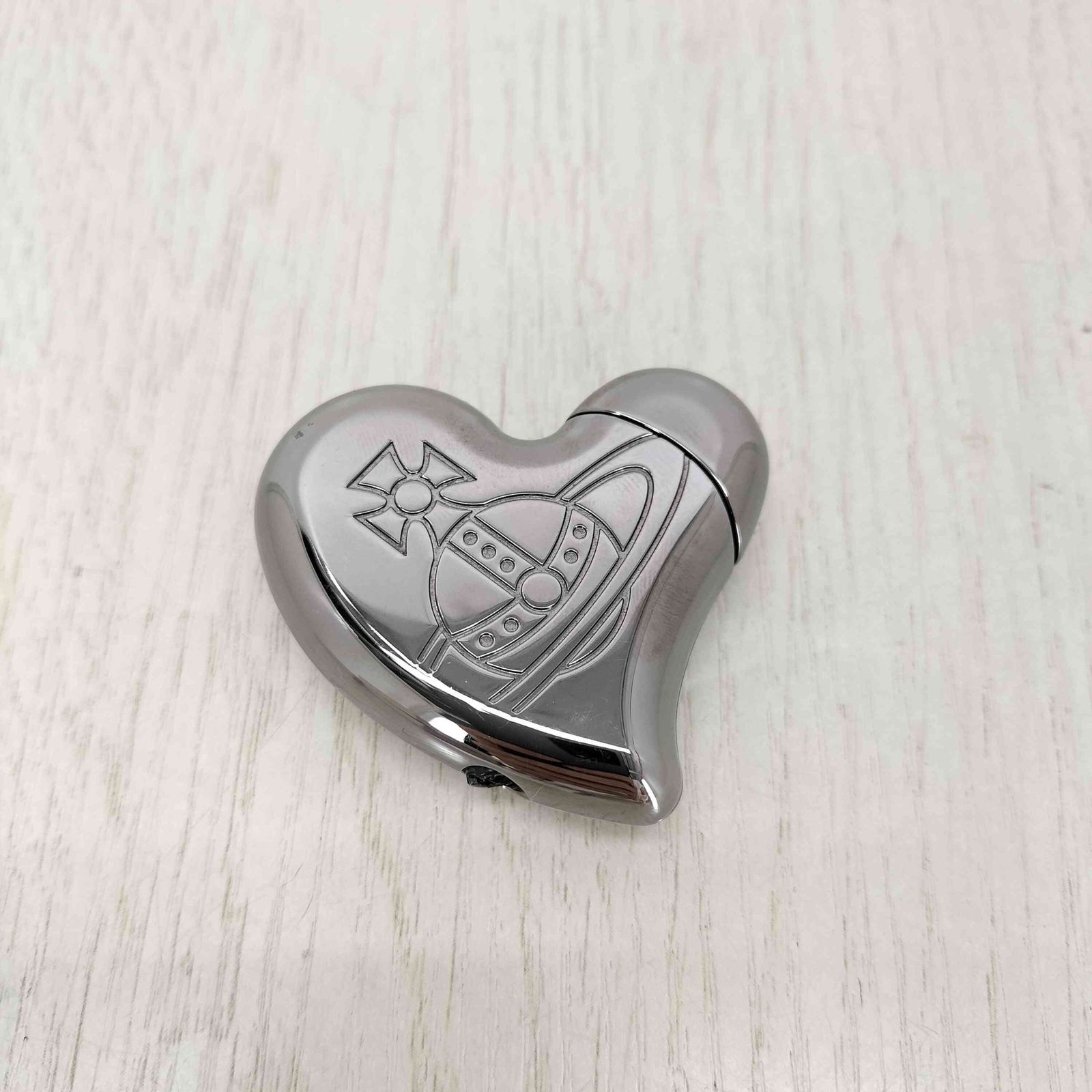 ヴィヴィアンウエストウッド Vivienne Westwood ハートシェイプガスライター レディース 表記無