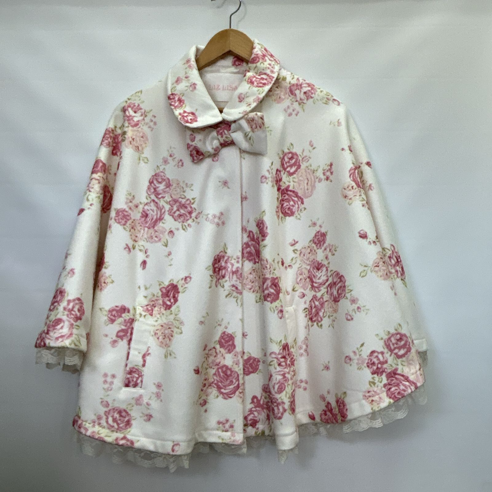 浜館79-2149】 LIZ LISA リズリサ 花柄レース ポンチョ 【中古品